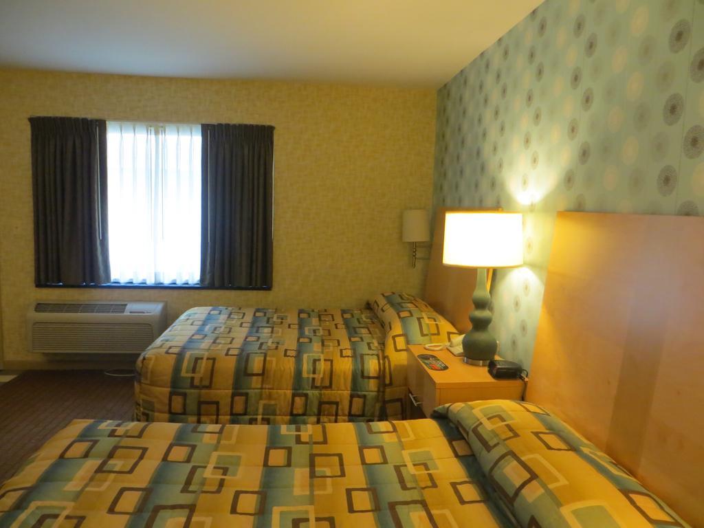 Carleton Of Oak Park Hotel Bagian luar foto