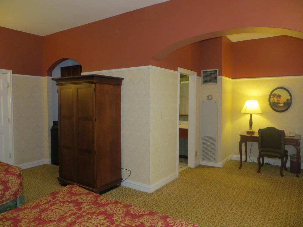 Carleton Of Oak Park Hotel Bagian luar foto